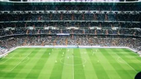 《爱之光》刷爆网络：揭秘背后百人团队的“追光”征程——中国蓝新闻